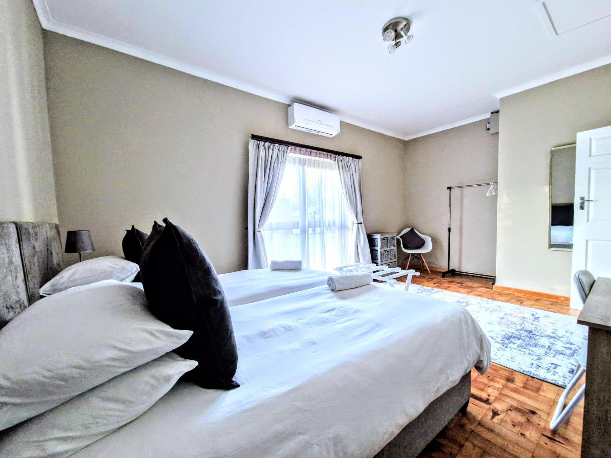 9 On Drommedaris Hotel Stellenbosch Ngoại thất bức ảnh