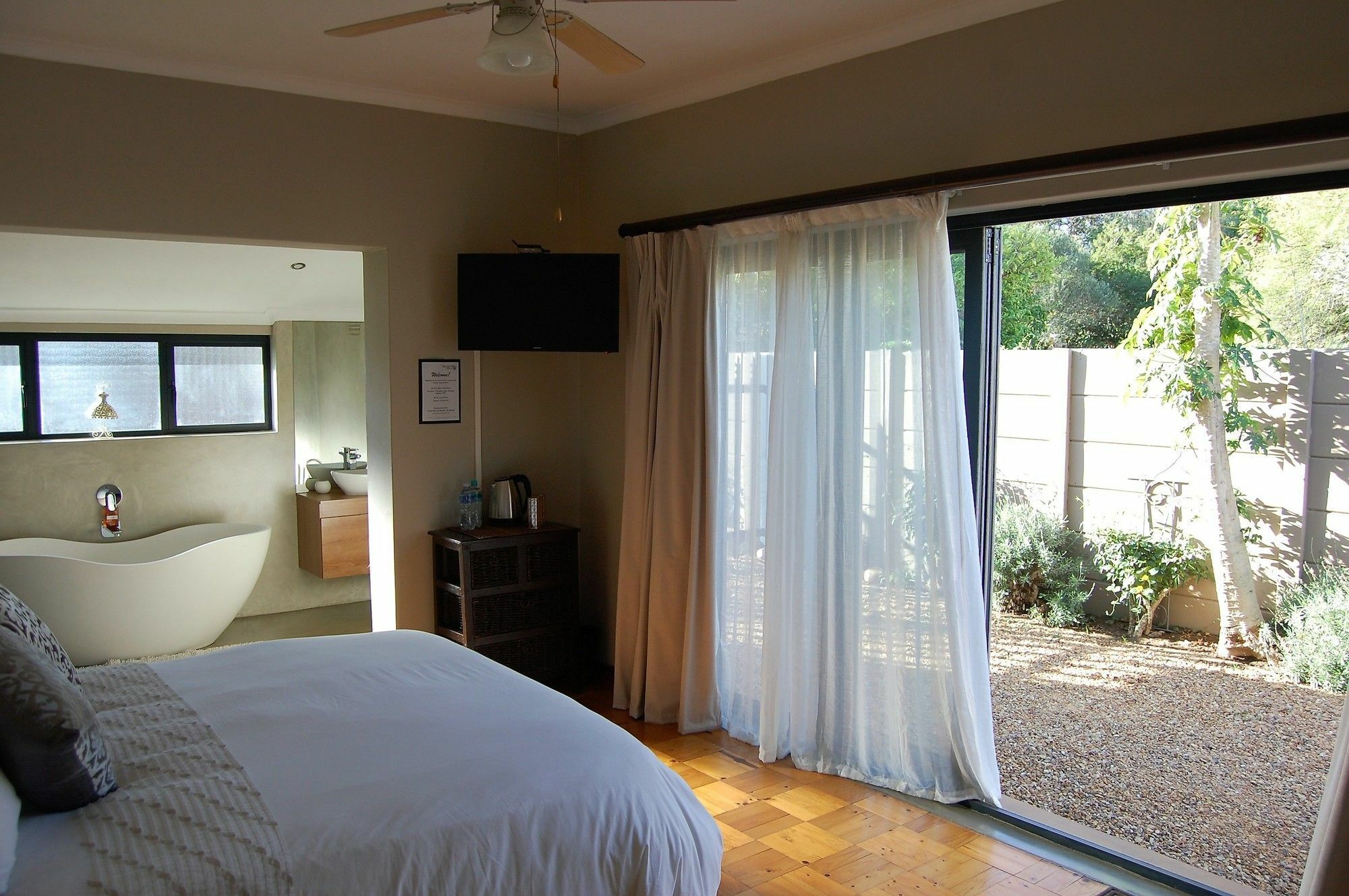 9 On Drommedaris Hotel Stellenbosch Ngoại thất bức ảnh